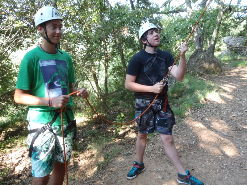 Village Camps International Summer Camp Ard&egrave;che, France 2019-07-26 https://www.villagecamps.com/journals_admin/images/1-9-Slav and Tibo on beelay.jpg
